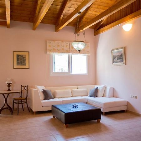 Loft Near The Beach Lutráki Kültér fotó
